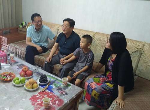 澄合分公司“八一”建軍節(jié)走訪慰問(wèn)離退休復(fù)轉(zhuǎn)軍人