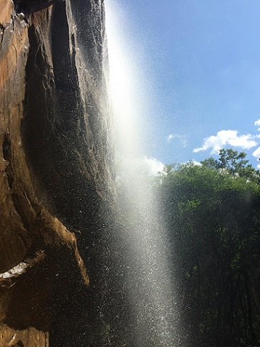 子午嶺瑰寶，軒轅養(yǎng)生谷