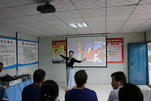 澄合分公司“我們節(jié)日.七夕”詩(shī)歌會(huì)走進(jìn)施工一線