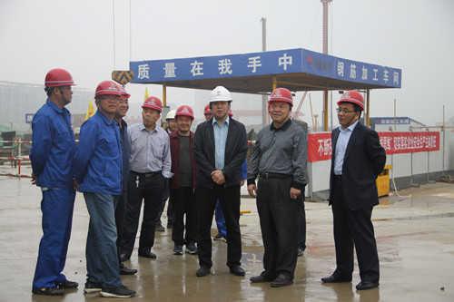 陜煤集團總經(jīng)理助理、建設集團聯(lián)合黨委書記、董事長寧興剛一行蒞臨天工公司陜煤研究院西安總部工地視察指導工作
