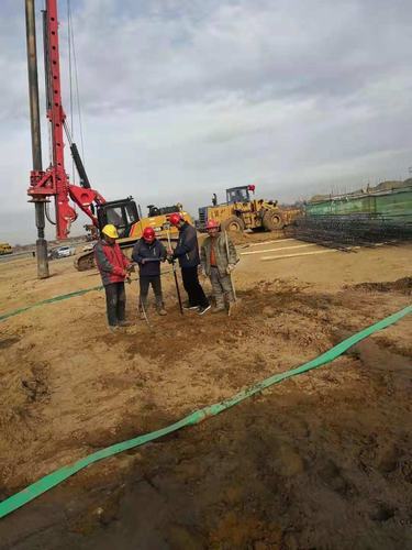 奮戰(zhàn)在靖神鐵路施工戰(zhàn)線上的“小白楊”