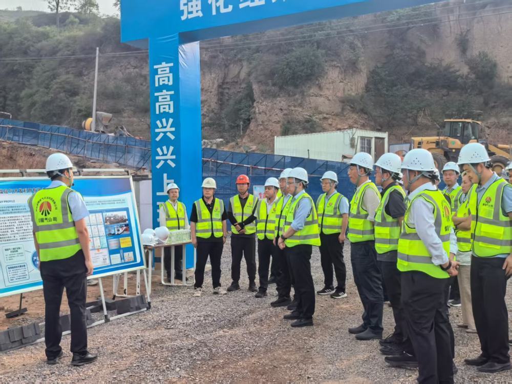 國(guó)家能源局煤炭司瓦斯辦主任陳磊一行深入王峰煤礦瓦斯綜合治理項(xiàng)目現(xiàn)場(chǎng)檢查