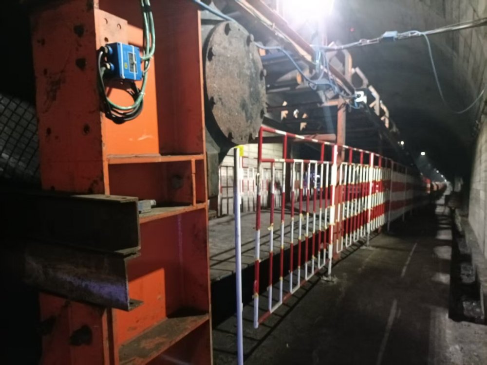 秋實(shí)映礦建！陜煤建設(shè)韓城分公司安裝第四項(xiàng)目部 施工的大佛寺礦4煤西部膠帶大巷二部帶式輸送機(jī)延伸設(shè)備安裝工程圓滿通過(guò)竣工預(yù)驗(yàn)收