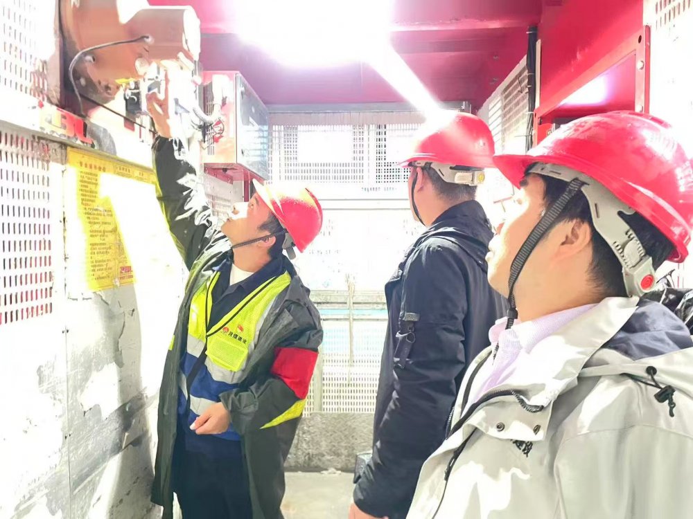 陜煤建設(shè)韓城分公司土建二項(xiàng)目部：安全不下線，青春在一線