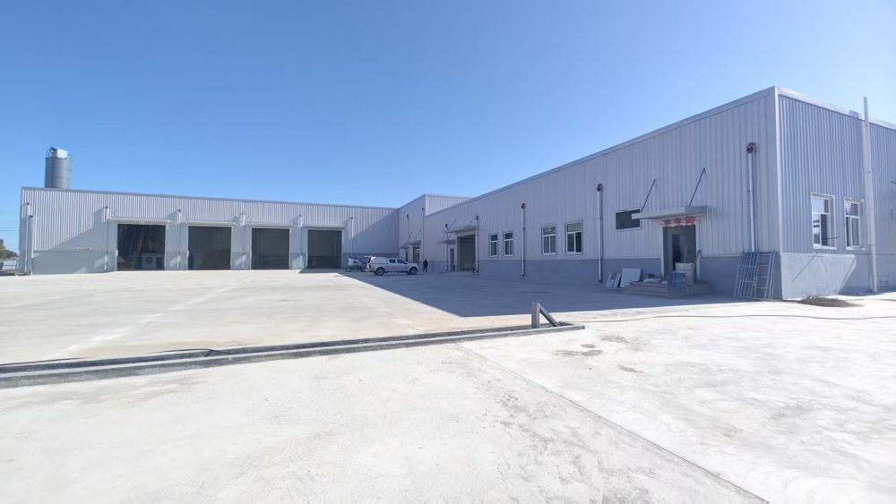 陜煤建設(shè)路橋分公司胡家河煤礦二號(hào)風(fēng)井及附屬工程膠輪車庫、材料庫、砂石料庫工程通過預(yù)驗(yàn)收