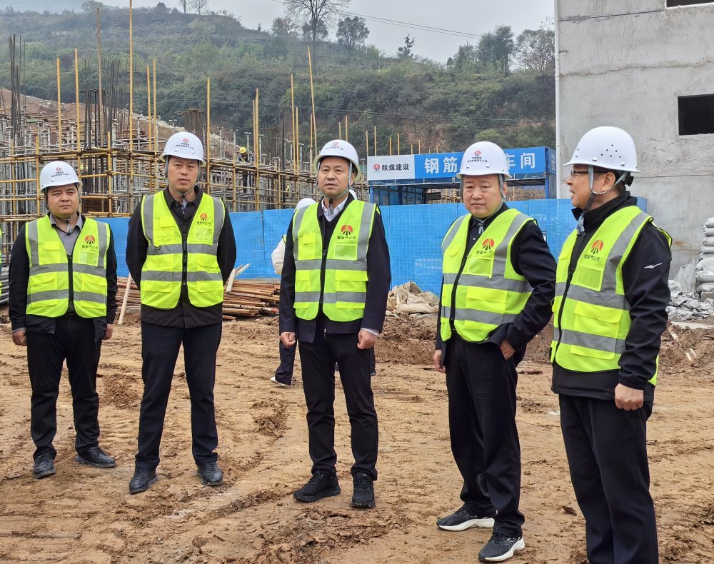 陜西省煤層氣公司總工程師熊鵬輝一行深入王峰煤礦瓦斯綜合治理項(xiàng)目現(xiàn)場調(diào)研指導(dǎo)工作
