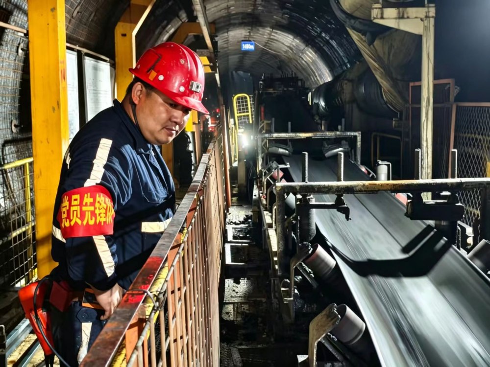 陜煤建設(shè)煤礦運營服務(wù)分公司：硬核的青春，在地下300米綻放